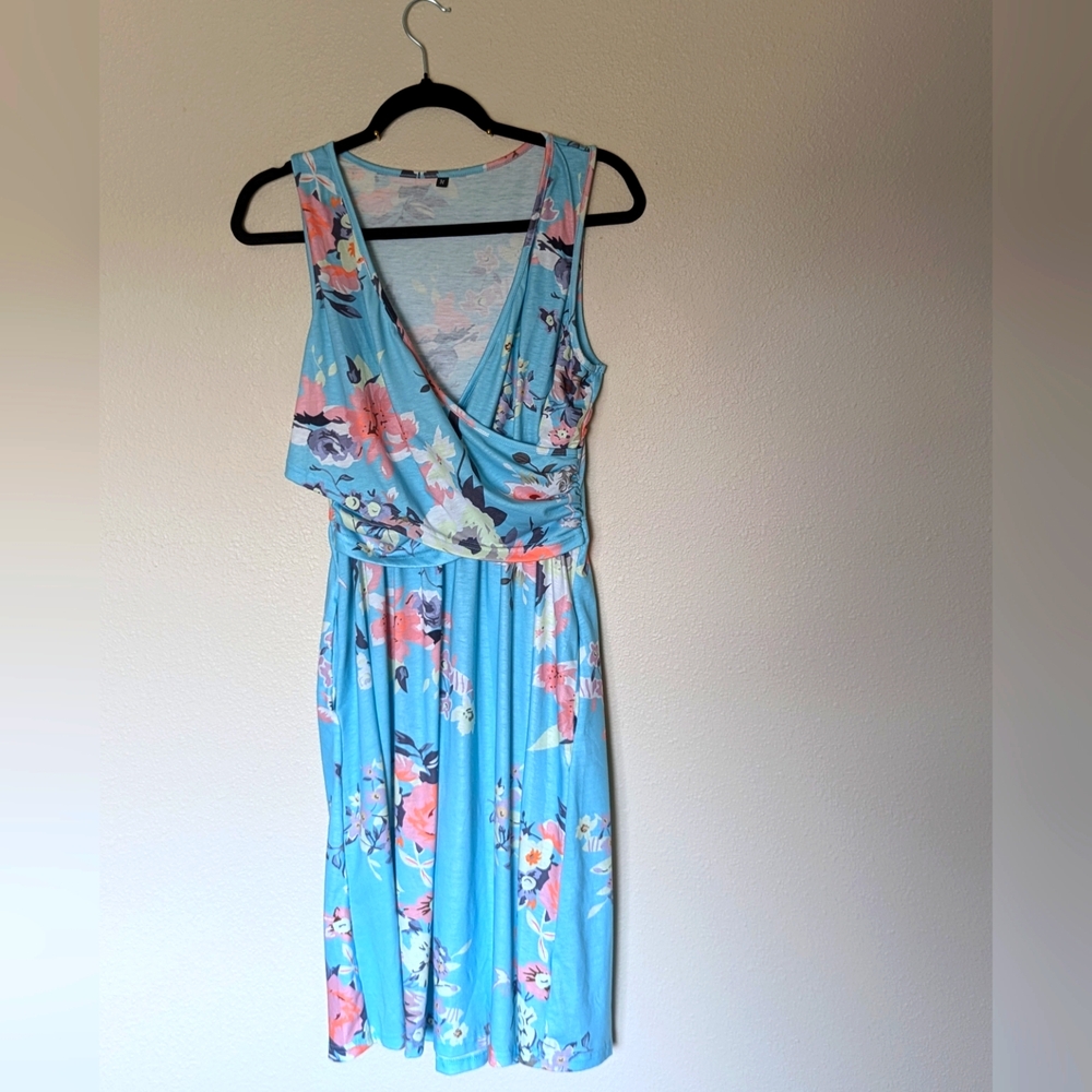 Summery Light Blue Floral V-neck Sundress Size M
